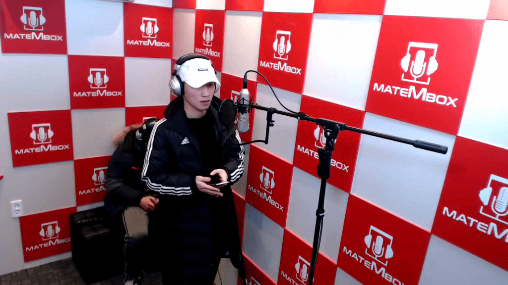 짙은_백야_킁킁